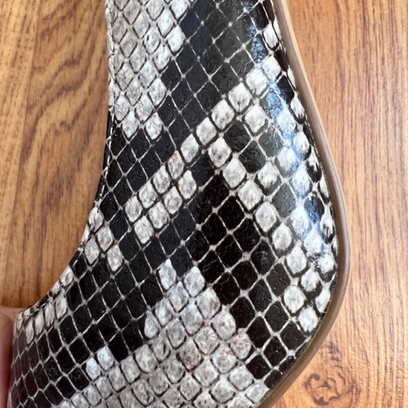 Le Chateau Snake Skin Sling Back Pumps - US 5M - Picture 5 of 7